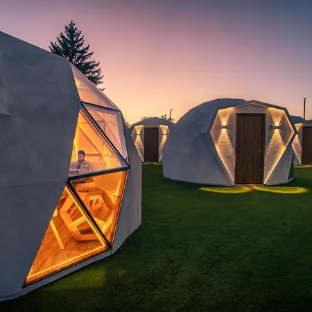 Hotell Igloo - *