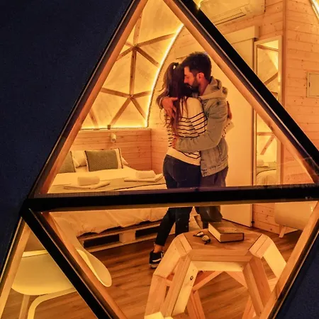 Hotel Igloo - *